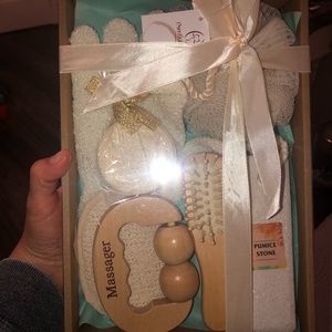 7 piece gift essential design